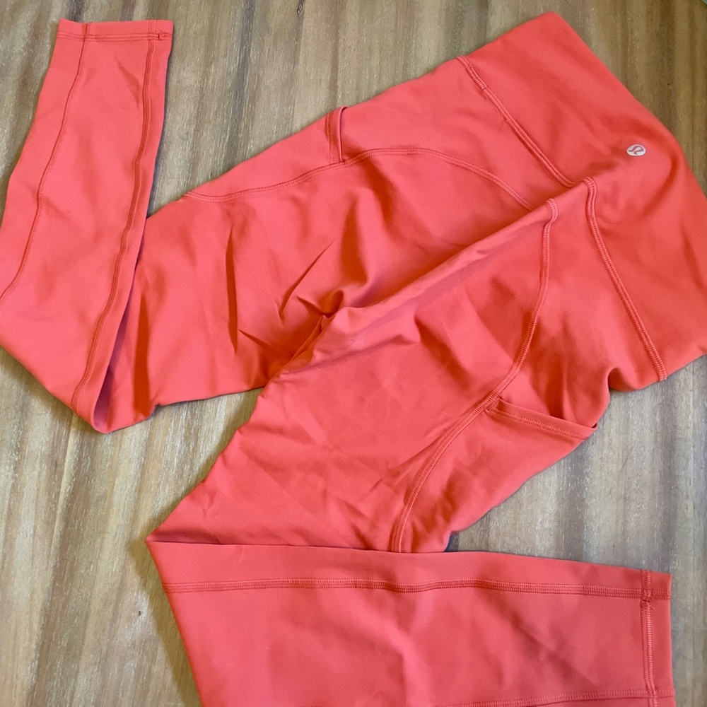 Lululemon In Movement Tight 28" - Picture 2 of 6